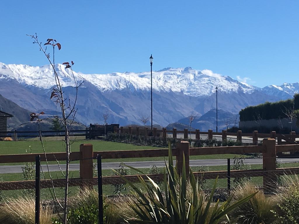 Minaret Ridge Retreat Hotel Wanaka Exterior photo